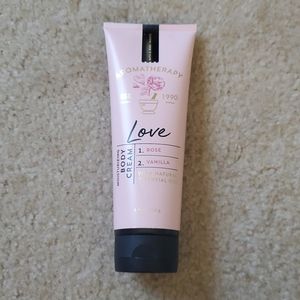 Bath and Body Works moisturizing body cream